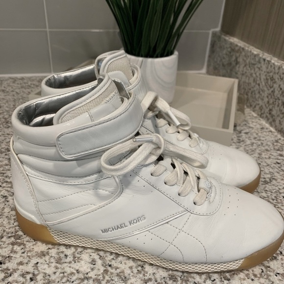 Michael Kors Sneakers - Picture 6 of 15